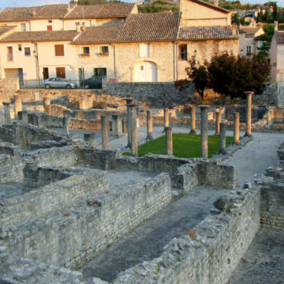 Flâner au cœur d’un site antique à Vaison-la-Romaine