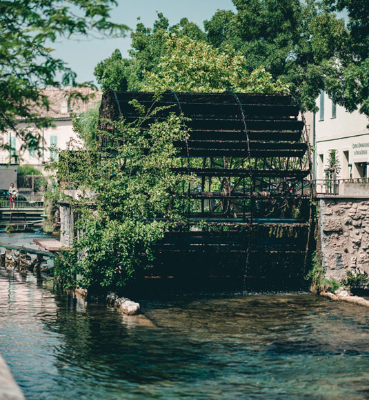 Roue à aube à l'Isle-sur-Sorgue