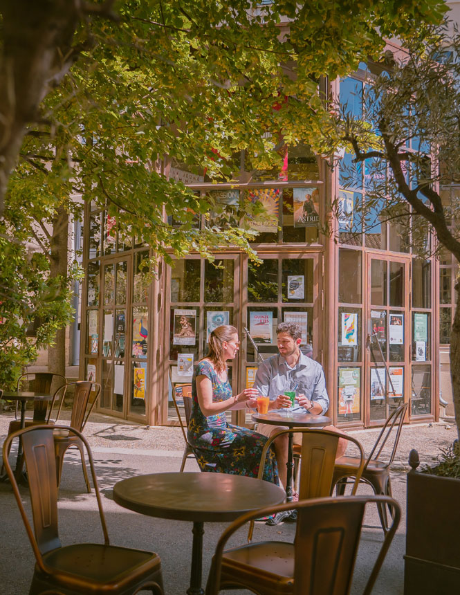 Terrasse sous le Palais des Papes AVignon @ Planque